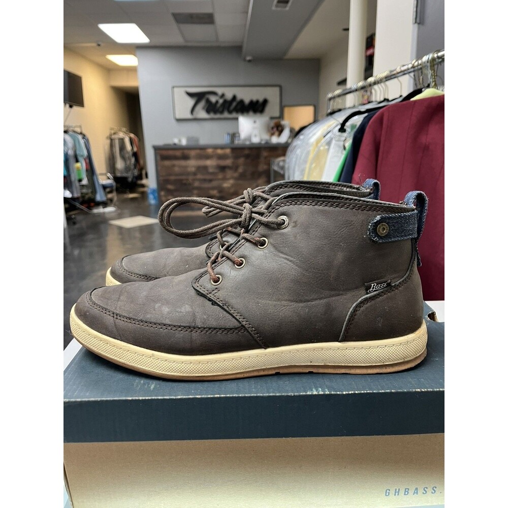 G.H. Bass & Co. Men's 11  Brown Atwater WX Faux Leather Casual Chukka Boots.